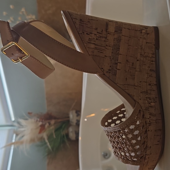 Jessica Simpson Wedge Sandles - Picture 2 of 7